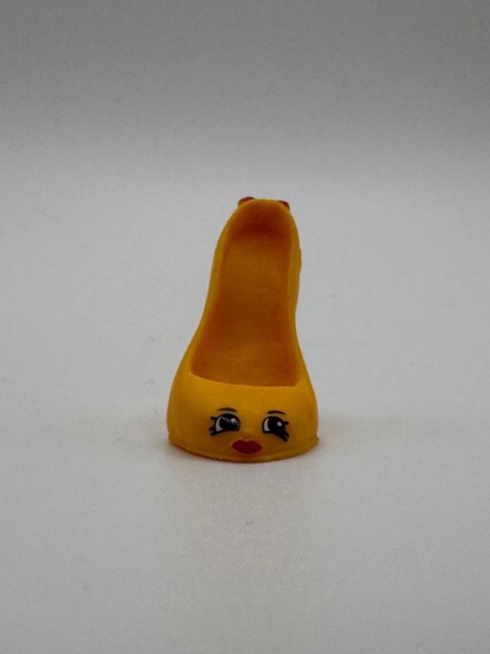 Season 3 Shopkins Beverley Heels (Yellow)